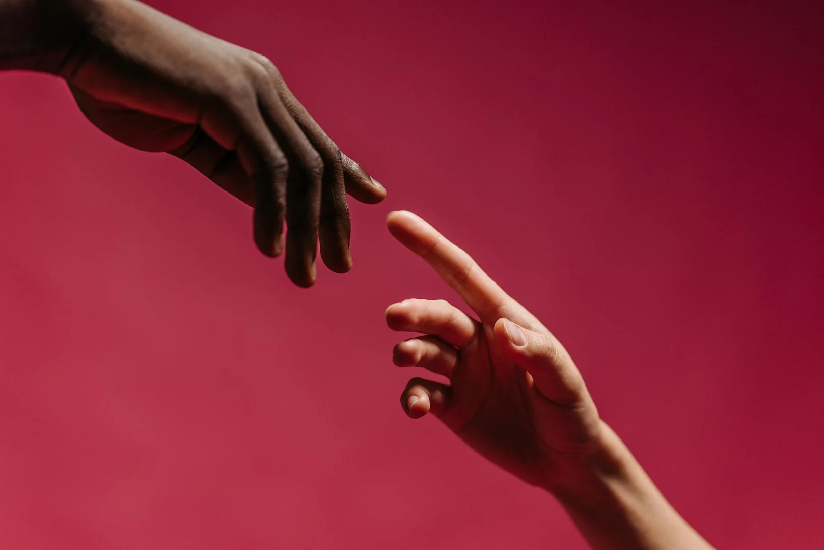 Como Ayudar a Otros Latinos que Llegan a Brasil