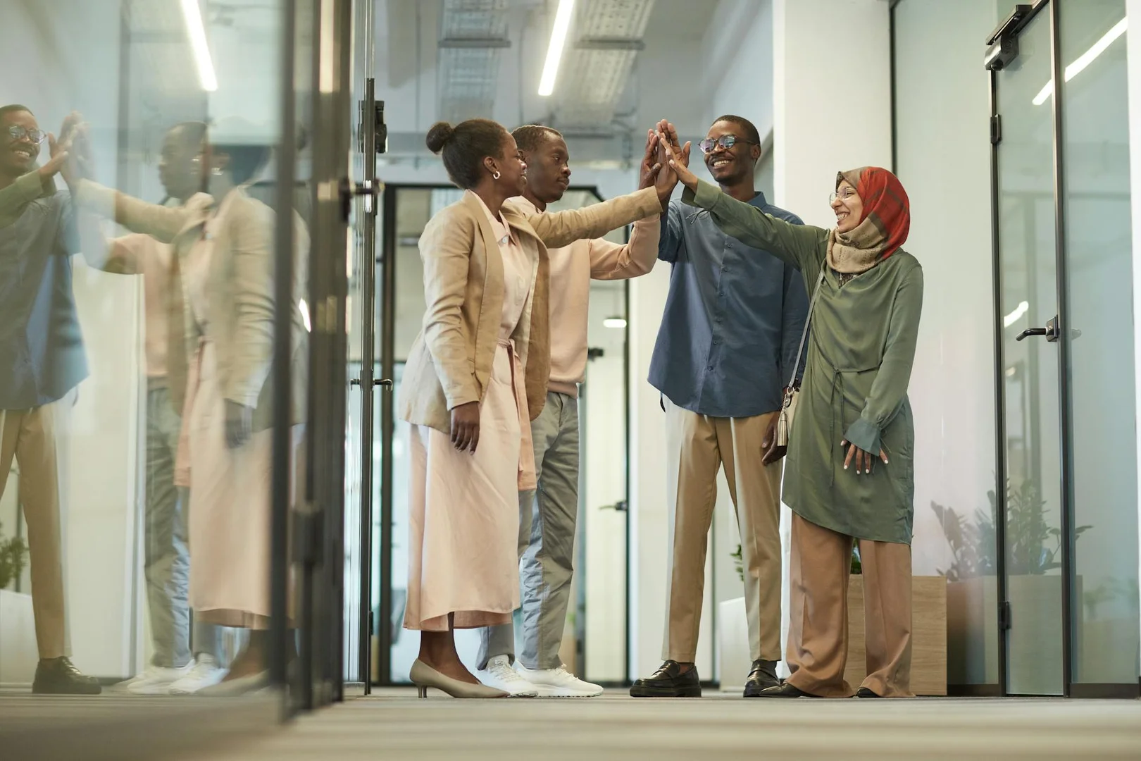 Historias de Exito: Latinos Triunfando en Emiratos Árabes