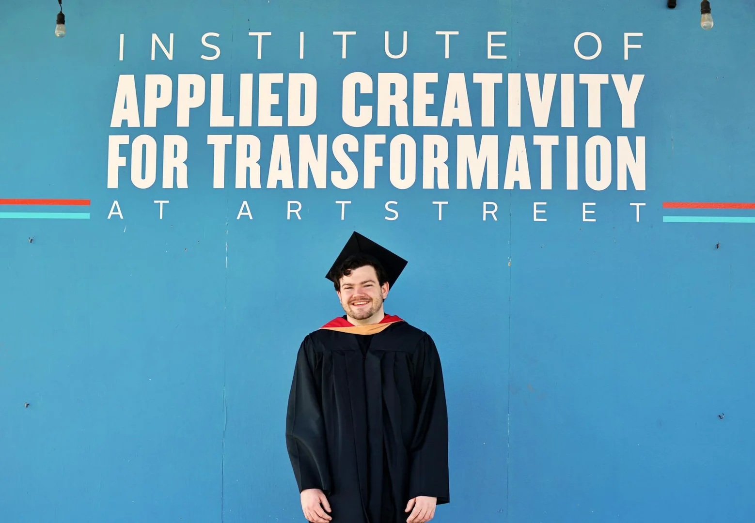 Historias de Exito: Latinos Triunfando en Reino Unido