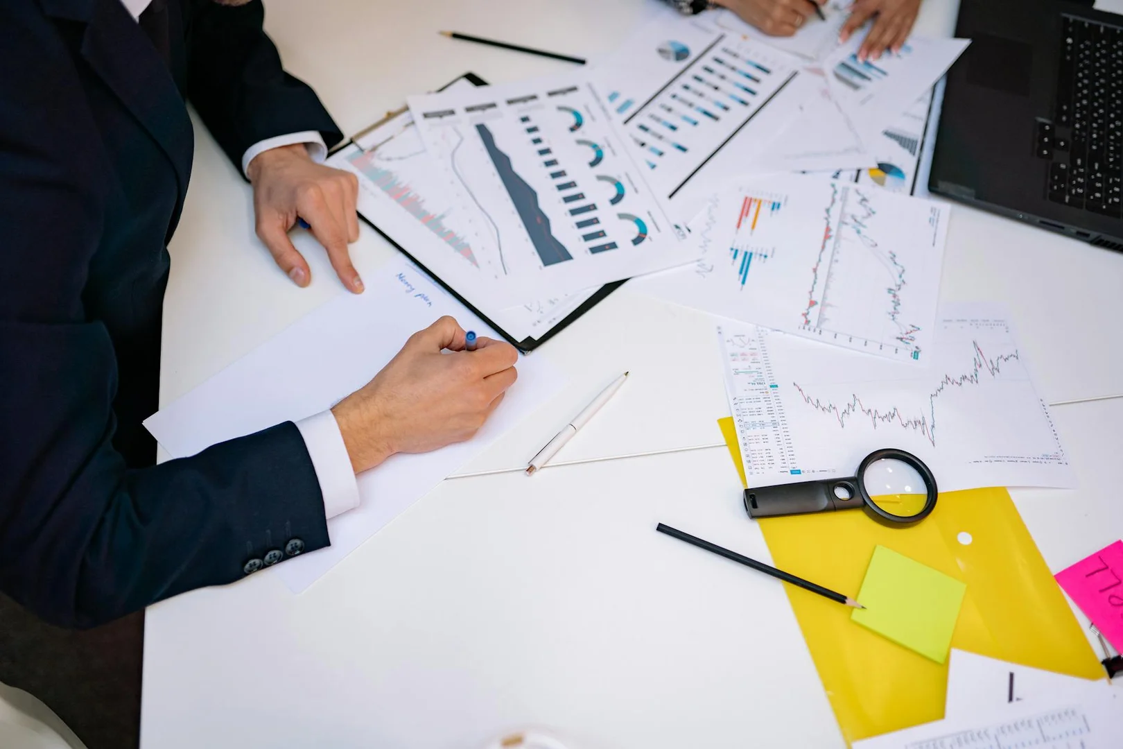 Tramites Esenciales en Suecia: Guia Completa June 2020